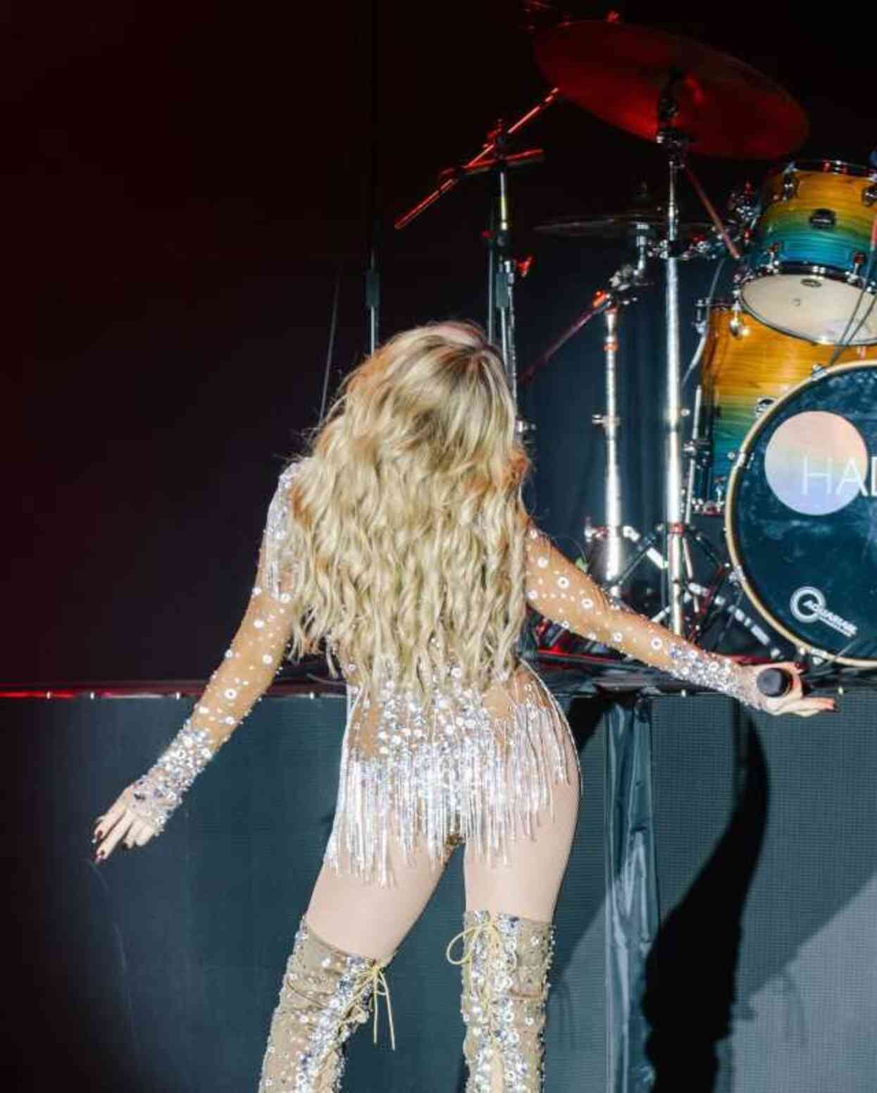 Hadise konserinde ne giydi? Hadise konserinde ne giydi?