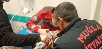 Muğla'da Sedanur A.'nın parmağındaki yüzük itfaiye tarafından kesilerek çıkarıldı