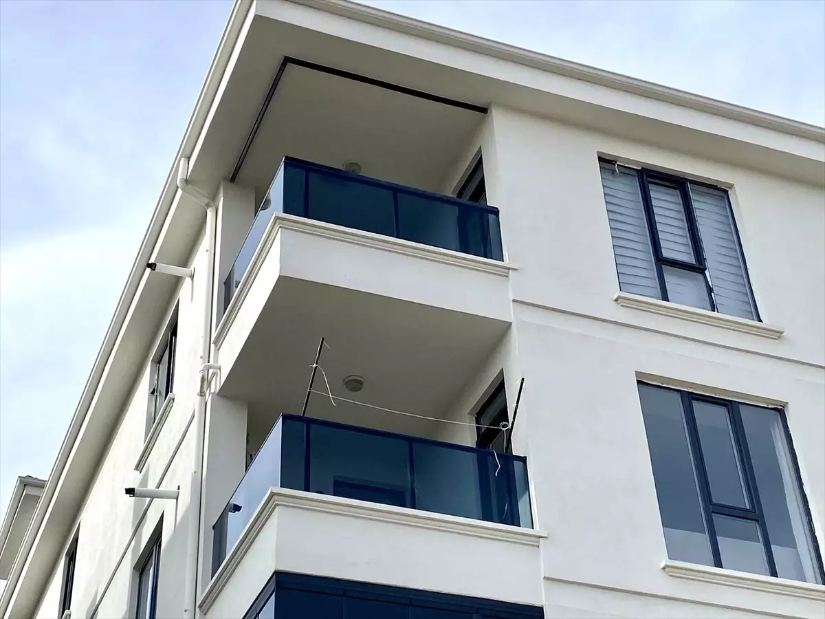 Aksaray'da balkondan düşen işçi yaşamını yitirdi