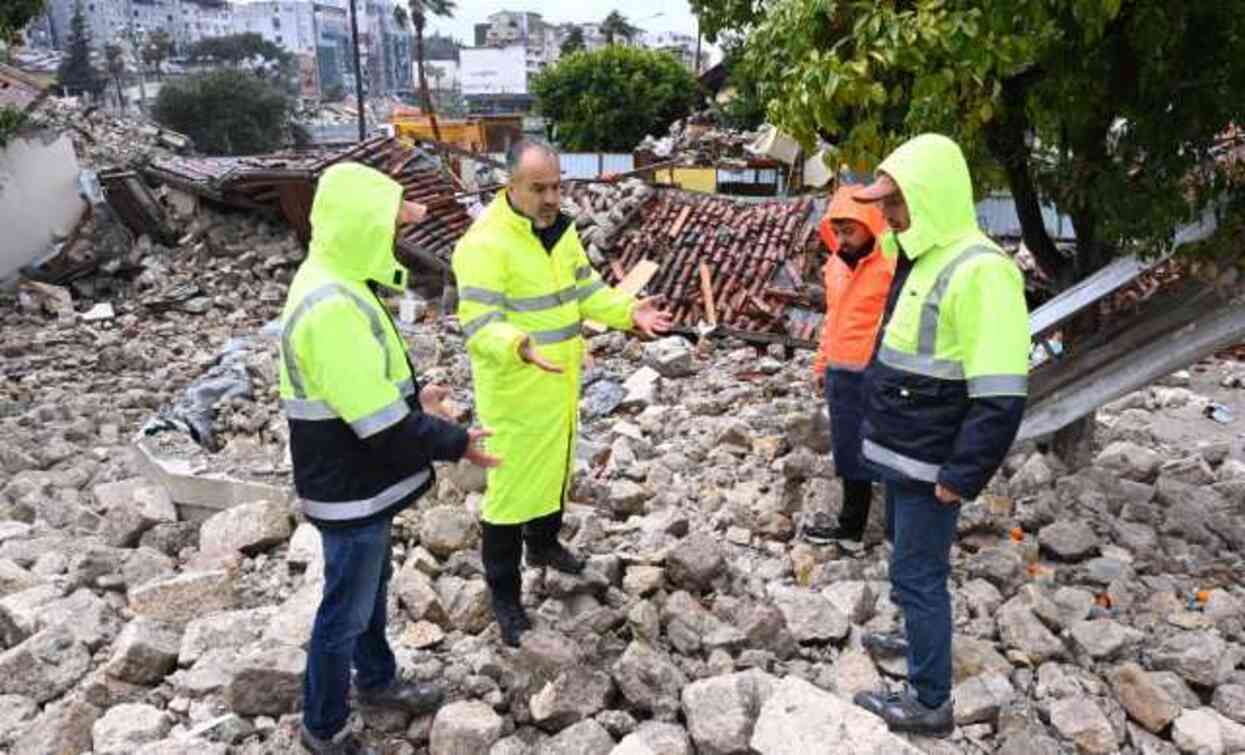 Antakya Ulu Cami'de enkaz kaldırıldı
