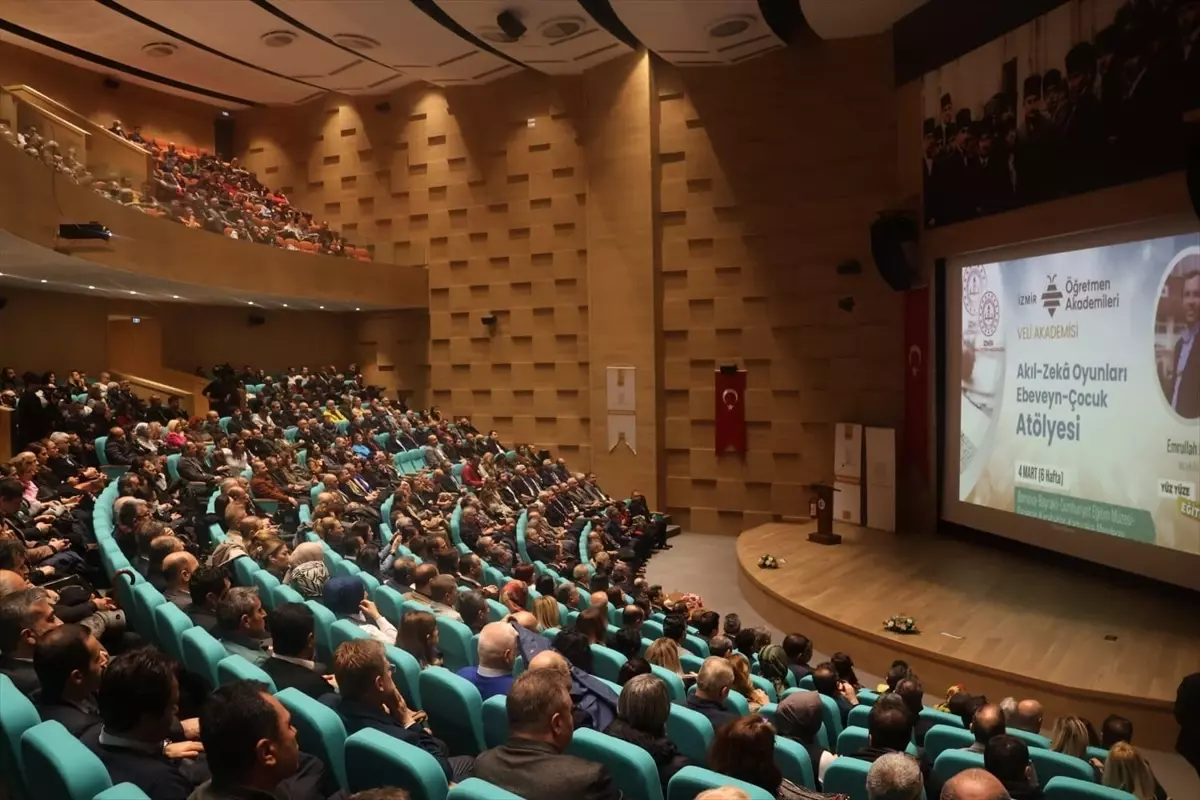 İzmir'de Öğretmen Akademisi Açıldı