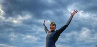 İzmirli Ultra Maraton Yüzücüsü Bengisu Avcı, Yeni Zelanda'nın Cook Boğazı'nı Geçti