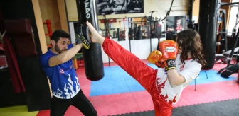Türkiye Okul Sporları Gençler Kick Boks Şampiyonası'nda Bronz Madalya Kazanan Sporcu Bayıldı