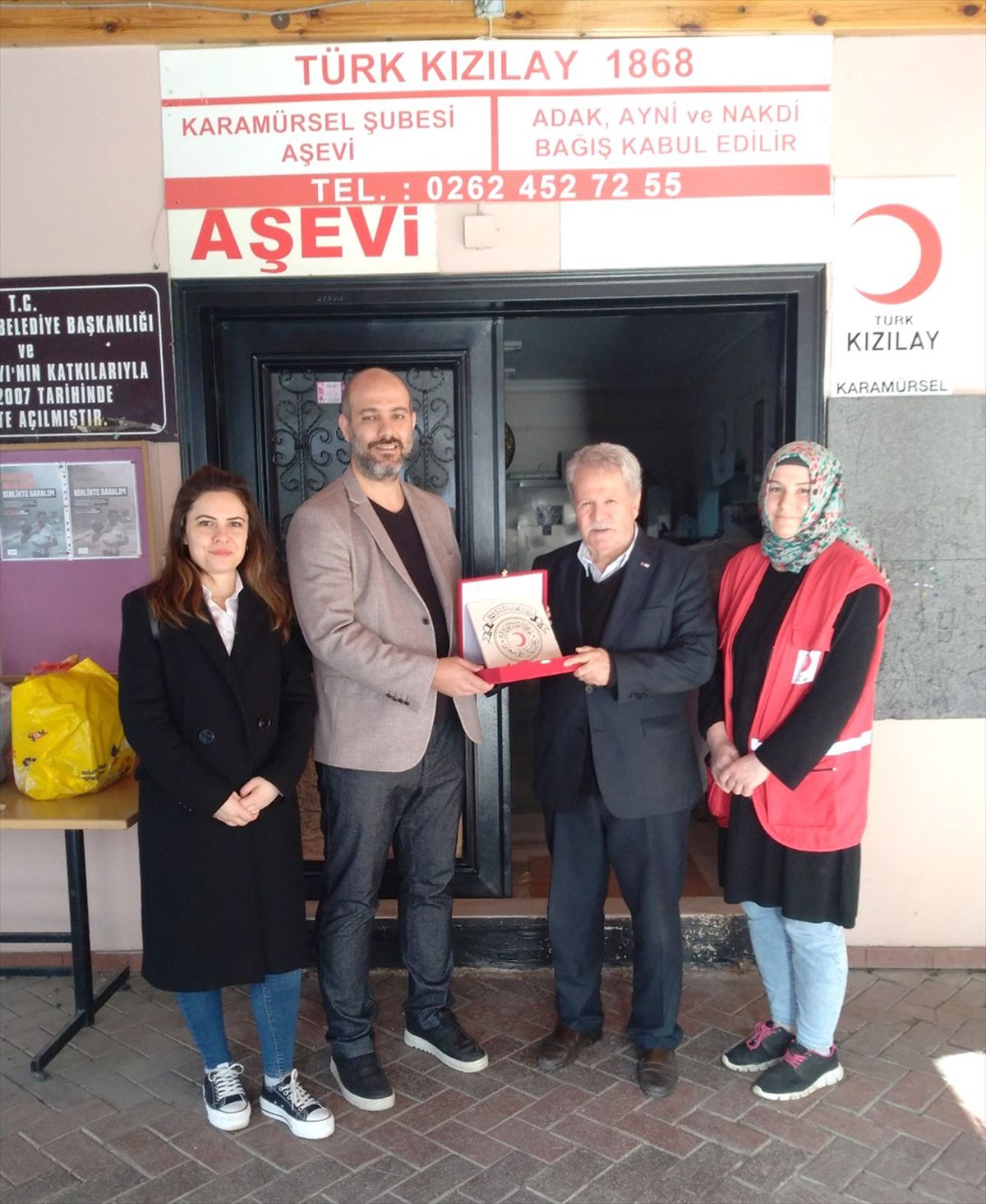 Türk Kızılay Karamürsel Şubesi Başarılı Çalışmalarıyla Ödüllendirildi