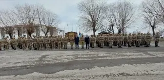 Muş Valisi Avni Çakır, Malazgirt'te ziyaretlerde bulundu