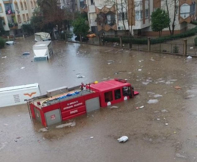 Sel felaketi sonrası Antalya'daki altyapı sorgulanmaya başlandı