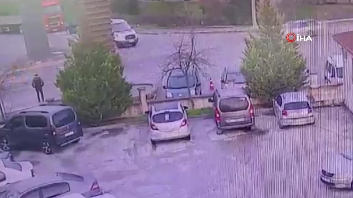 yolun karsisina gecmek istedi agir yaralandi 16848877 amp