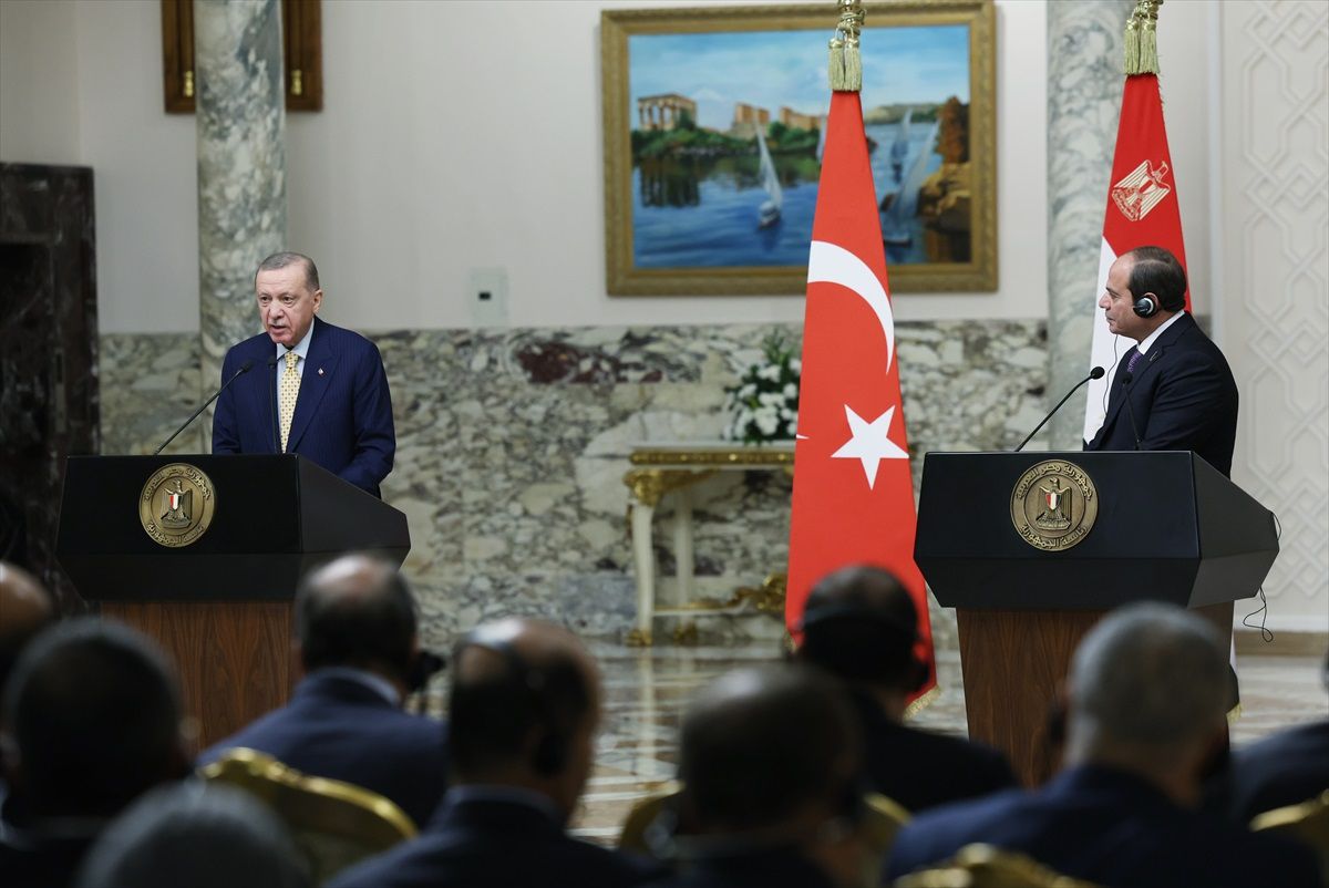 Cumhurbaşkanı Erdoğan: Türkiye-Mısır ticaret hacmini 15 milyar dolara çıkarmak için mutabık kaldık