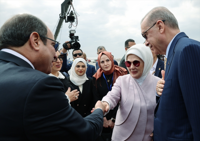 Erdoğan ve Sisi bir arada! First Lady'ler de yıllar sonra buzları eritti