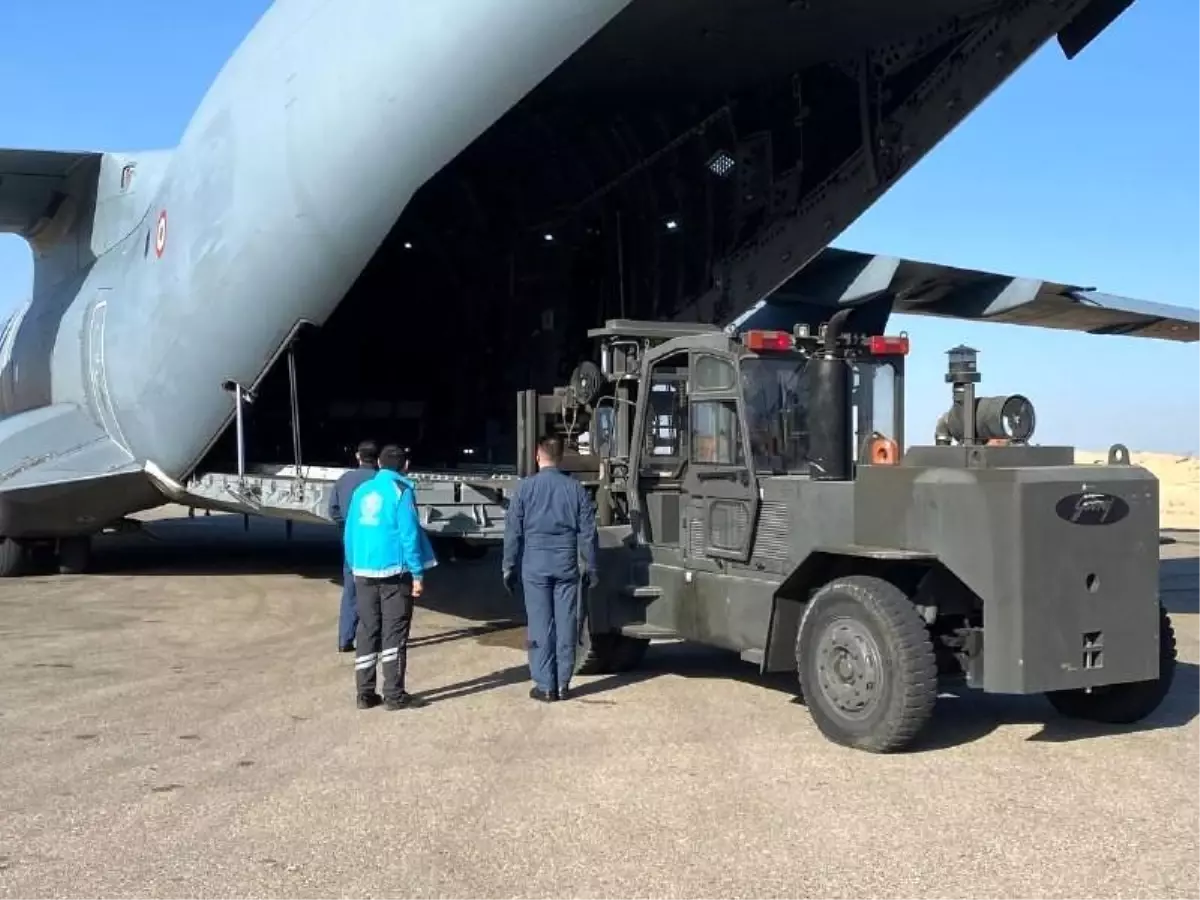 İsrail'in saldırıları altında olan Gazze için gönderilen insani yardım malzemeleri Kayseri'den A400M uçağı ile Mısır'a ulaştı