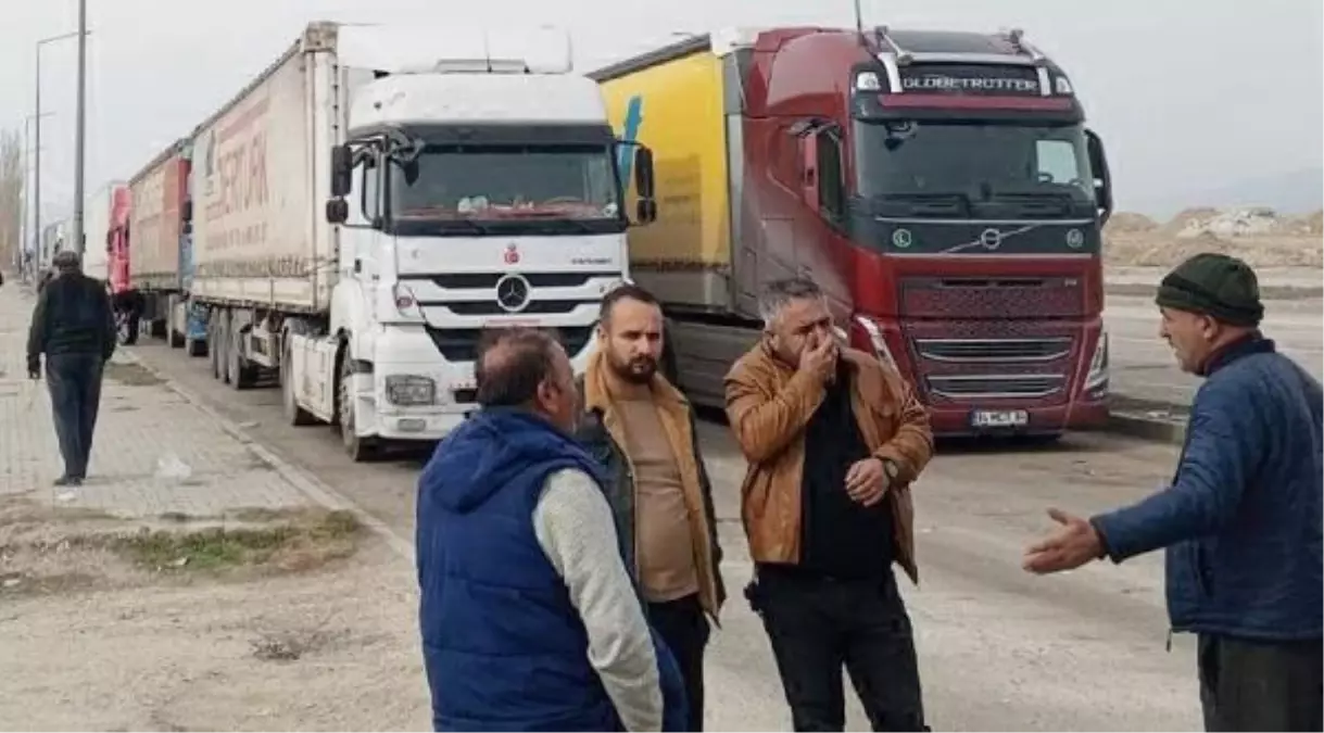 Gürbulak Sınır Kapısı'nda TIR Kuyruğu Oluştu