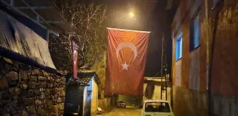 Hakkari-Şırnak otoyolunda yaşanan kaza sonucu şehit olan Ulaştırma Sözleşmeli Er Adem Kel'in ailesine şehadet haberi verildi