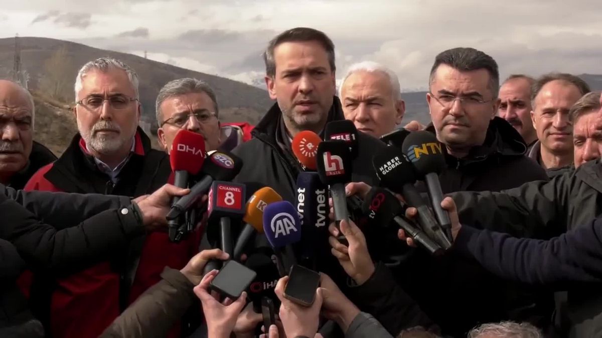 Erzincan İliç'teki maden faciasında 9 işçi kurtarılmaya çalışılıyor