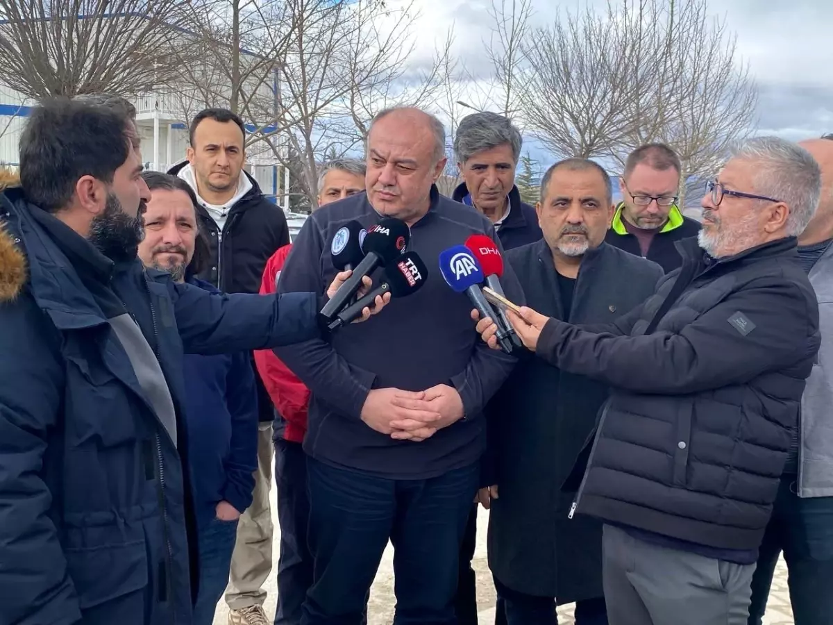 Erzincan'da Toprak Kayması: Bilim Adamları İncelemelerde Bulundu