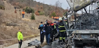 Çorum'da Yolcu Otobüsü Kamyona Çarptı: 2 Ölü, 6 Yaralı