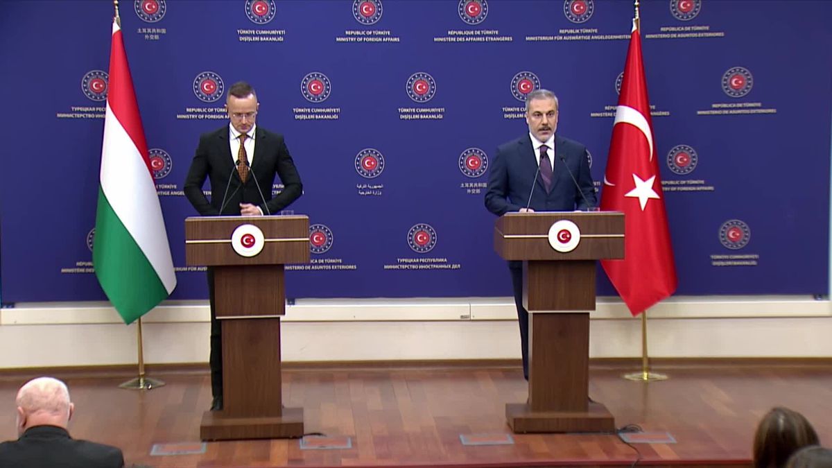 Dışişleri Bakanı Hakan Fidan, Macaristan Dışişleri ve Dış Ticaret Bakanı Peter Szijjarto ile Görüştü