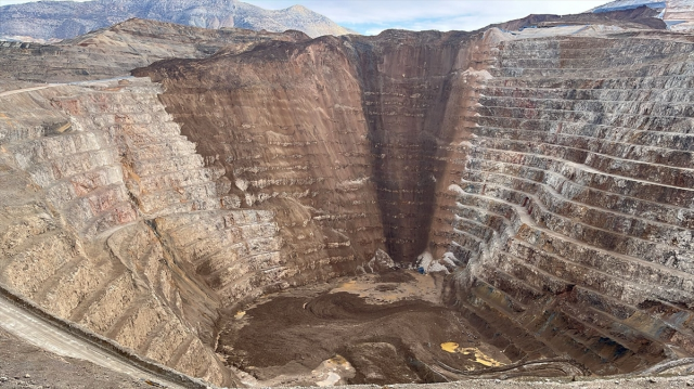 Erzincan'da maden ocağı heyelanında 3 işçinin manganez ocağında olduğu ihtimali üzerinde duruluyor