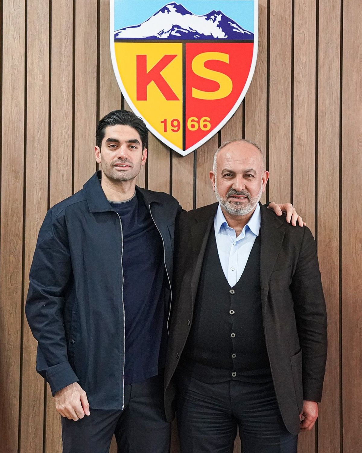 Mondihome Kayserispor, Ali Karimi'nin sözleşmesini 3 yıl uzattı