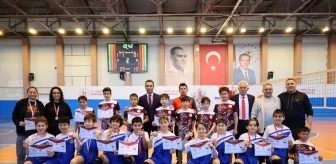 Nevşehir'de Okul Sporları Voleybol Küçükler Grup Müsabakaları Tamamlandı