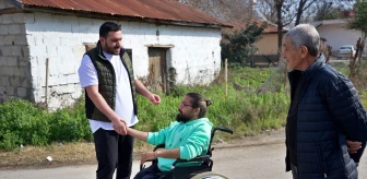 Tekerlekli Sandalyeli Muhtar Adayı Köy Halkından Oy İstiyor