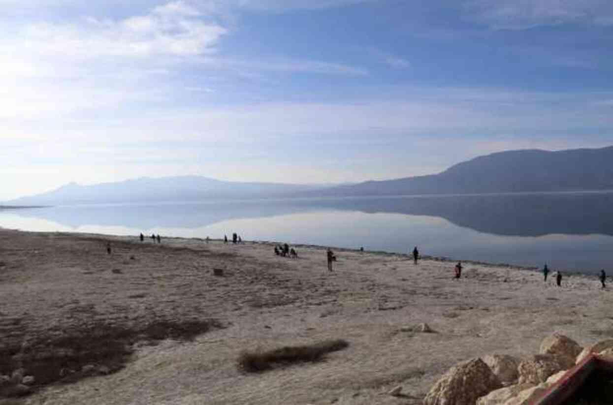 Burdur Gölü'nün yüzde 47'si yok oldu! Profesörden 'Susuzluk artık acı acı siren çalıyor' uyarısı Burdur Gölü'nün yüzde 47'si yok oldu! Profesörden 'Susuzluk artık acı acı siren çalıyor' uyarısı