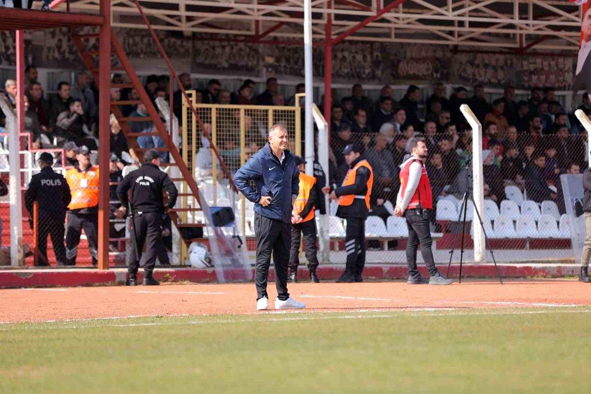 Efeler 09 SFK, Amasyaspor SK'yı mağlup ederek ikinci sıraya yükseldi