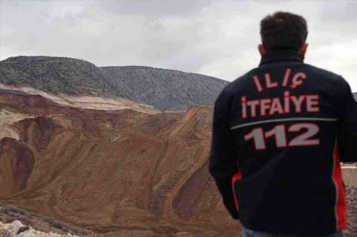 İçişleri Bakanı Yerlikaya: Toprak tahliye çalışmaları devam ediyor