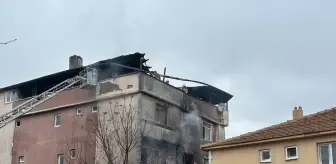 Silivri'de çıkan yangın 3 katlı binada hasara yol açtı