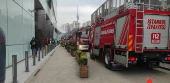 Üsküdar'da rezidansın otoparkında çıkan yangın söndürüldü