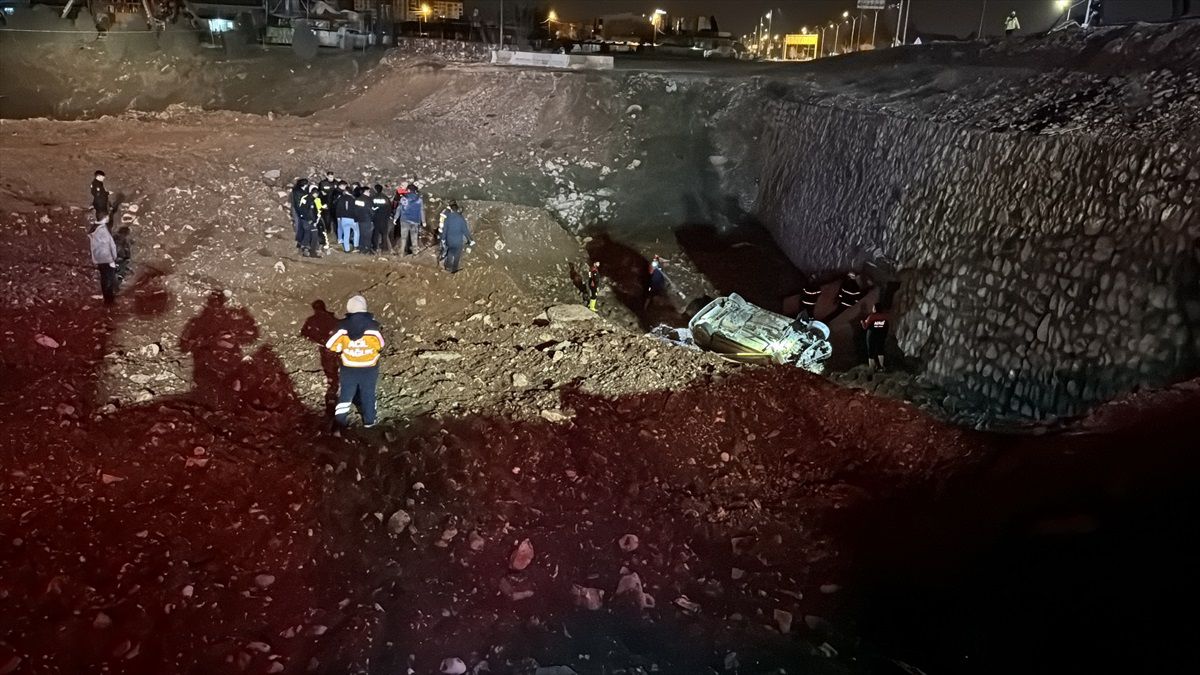 Adıyaman'da trafik kazasında polis memuru hayatını kaybetti