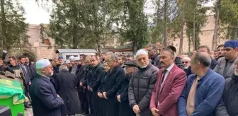 Bakan Özhaseki, Şeyh Turesan Veli Yardımlaşma ve Yaşatma Derneği Başkanı'nın cenaze törenine katıldı