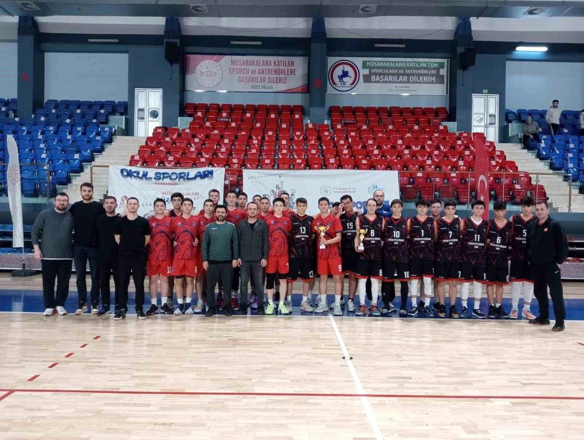 Düzce Basket Gençlik Spor Kulübü U18 Basketbol Yerel Ligi Şampiyonu