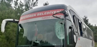 Çanakkale'de tur otobüsü ile yolcu midibüsü çarpıştı