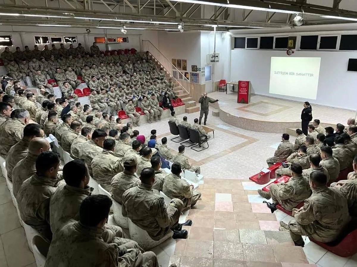 Bilecik Jandarma Eğitim Alay Komutanlığı'nda 'Aile Eğitimi ve İletişimi' icra edildi