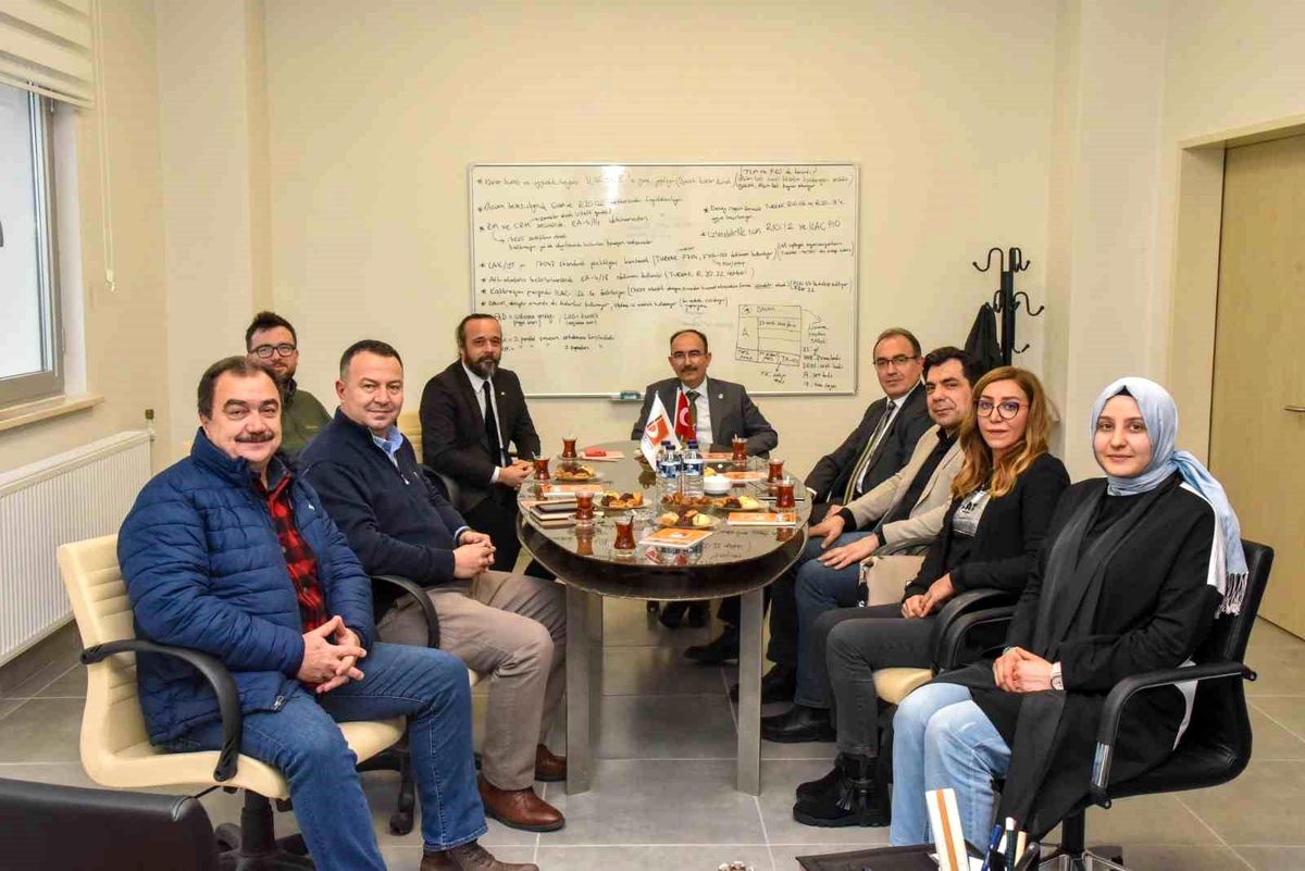 Bilecik Şeyh Edebali Üniversitesi'nde Kamu, Üniversite ve Sanayi İş Birliği Değerlendirildi