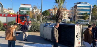 Antalya'da Kontrolden Çıkan Araç Pikaba Çarptı