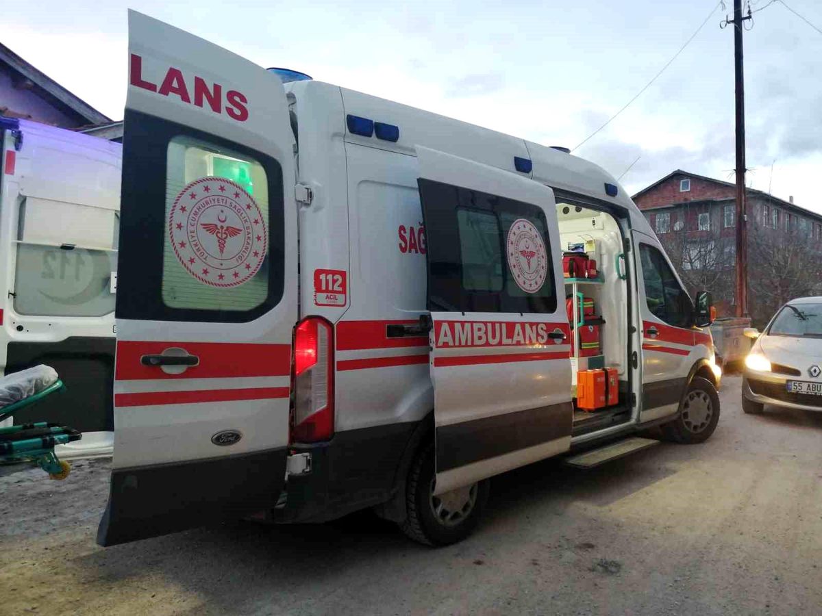 Tokat'ın Niksar ilçesinde dikkatsiz silah kullanımı sonucu bir kişi yaralandı