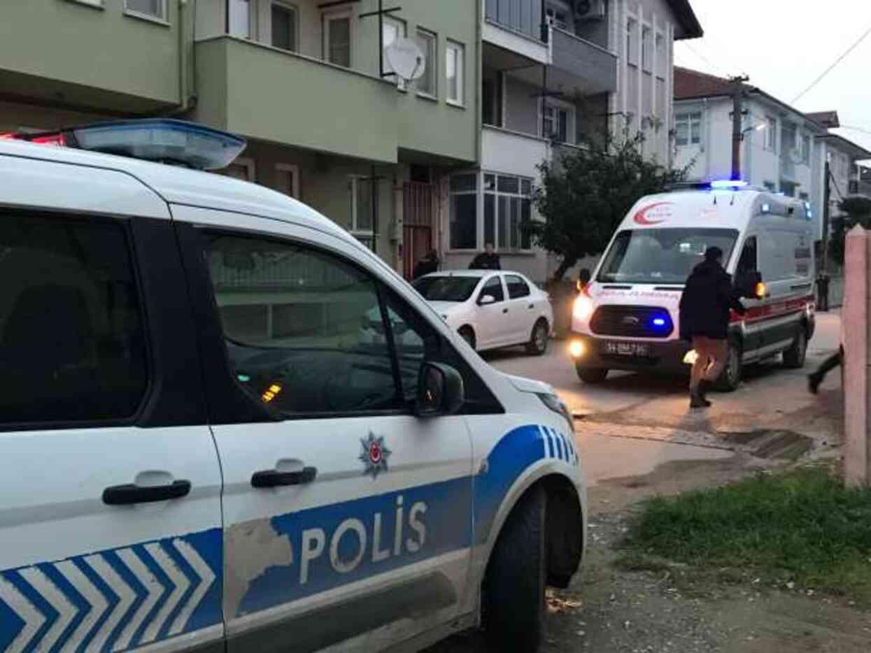 Yatağa bağlı babasının gözü önünde komşusu tarafından öldürüldü Yatağa bağlı babasının gözü önünde komşusu tarafından öldürüldü