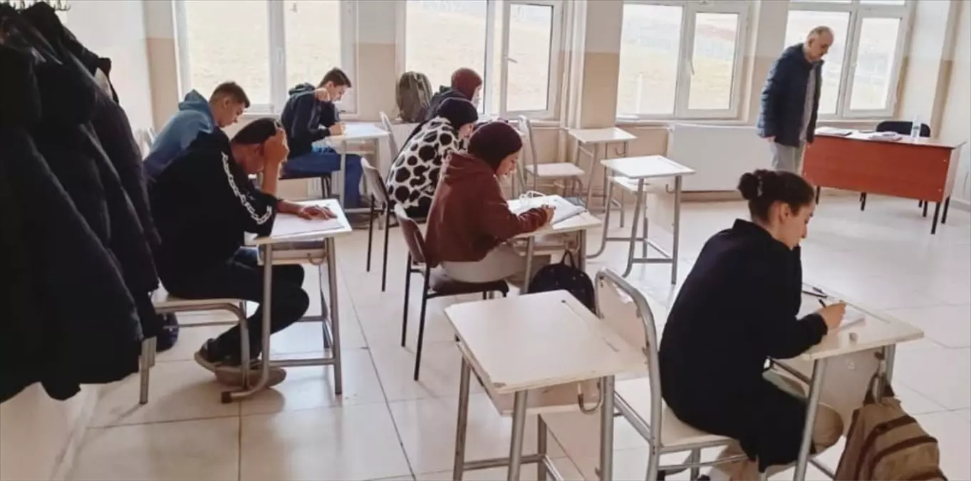 Baskil'de LGS ve YKS Öğrencilerine Deneme Sınavı Düzenlendi