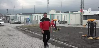 Deprem Sonrası İsim Karmaşasıyla Kayıtlara Ölü Olarak Geçen Vatandaş Bankayı İnandıramıyor
