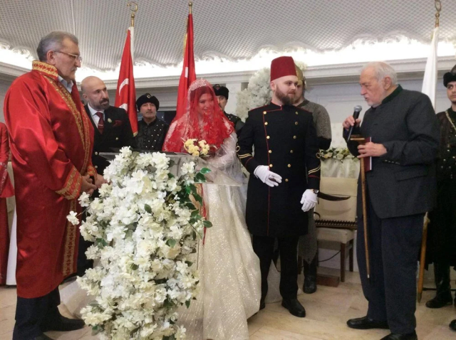 Düğünde Atatürk'e hakaret eden Şevki Yılmaz'dan bir skandal daha! Topluca beddua ettiler