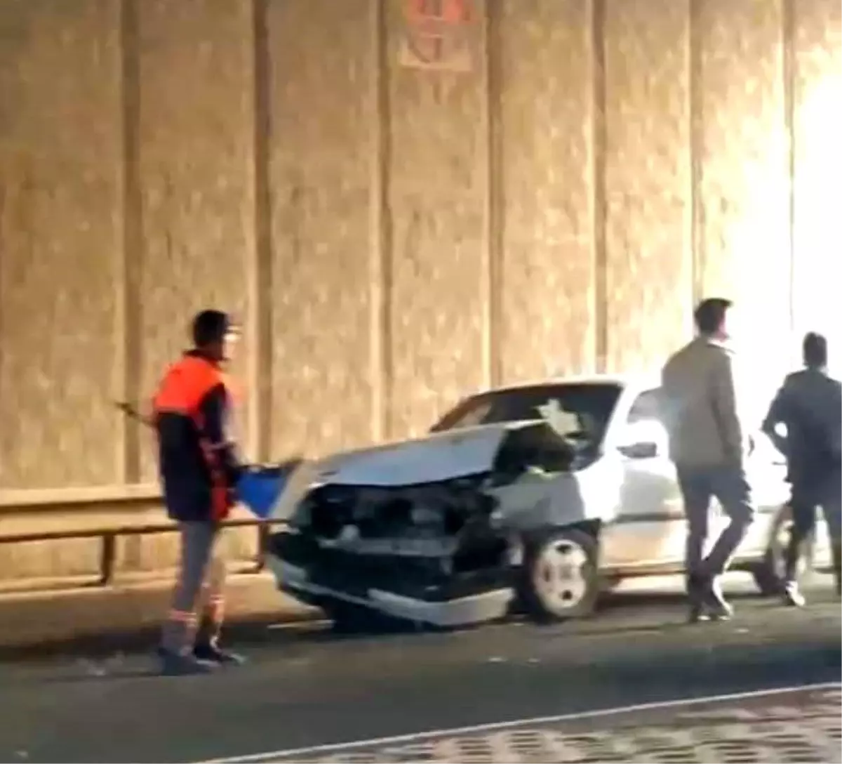 Malatya'da Otomobil ile Elektrikli Motosiklet Çarpıştı, 1 Kişi Yaralandı