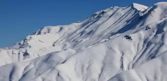 Şırnak'ta yoğun kar yağışının ardından açılan Tanin Geçidi havadan görüntülendi