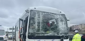 Trabzon'da midibüs tıra çarptı: 5 yaralı