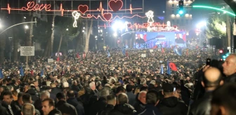 Arnavutluk'ta muhalefet partilerinin çağrısıyla protesto gösterisi düzenlendi