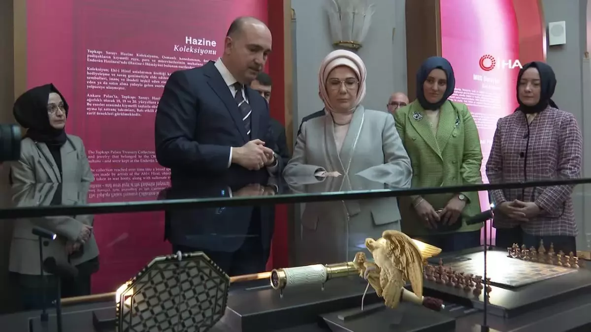 Emine Erdoğan, Ankara'nın tarihi yapılarından Ankara Palas Müzesi'ni ziyaret etti