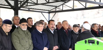 Ahmet Davutoğlu, Dayısının Cenaze Törenine Katıldı