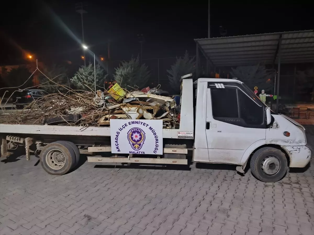 Malatya'da Hurda Demir Çalarken Suç Üstü Yakalanan 2 Şüpheli Gözaltına Alındı