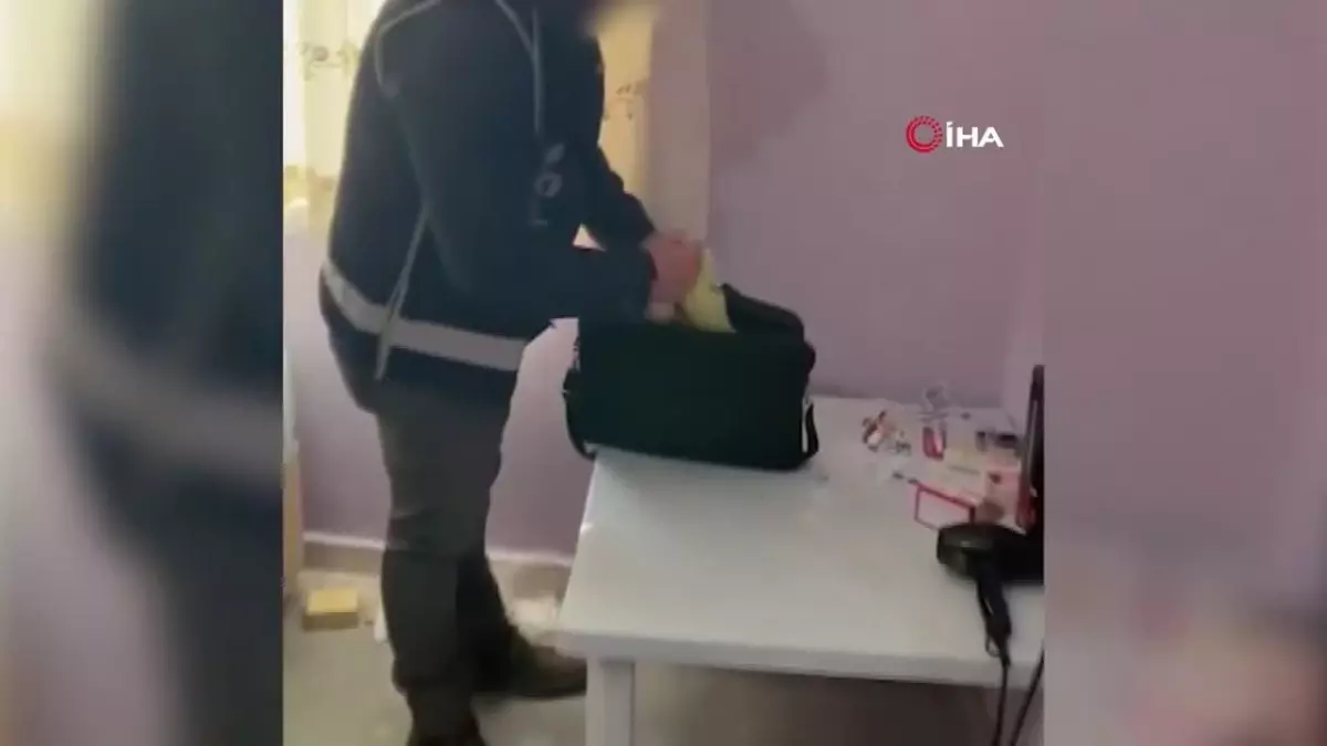 Sınavlara kopya düzeneği ile giren 2 şüpheli yakalandı