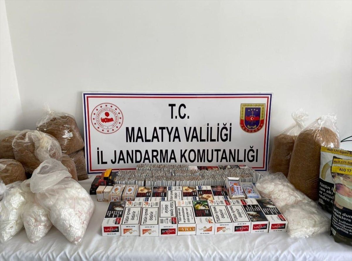 Malatya'da bandrolsüz makaron ve kaçak sigara operasyonu